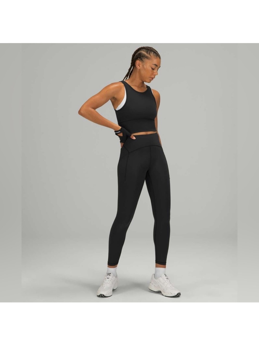 Lululemon Power Thru High Rise Tight 25"
Black 4 W5CVIS